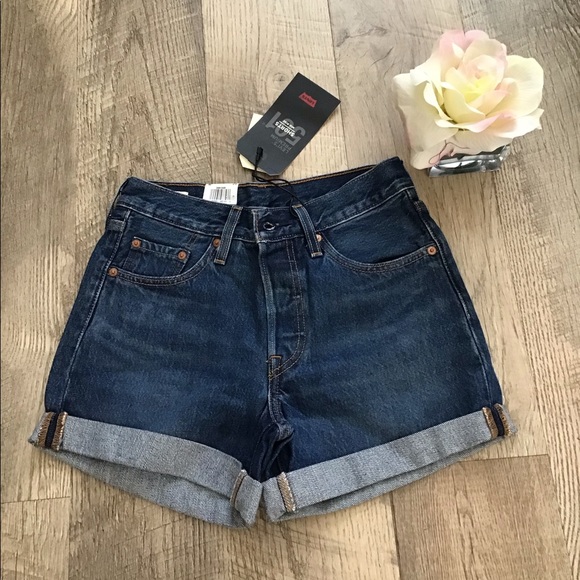 LEVI’S 501 CLASSIC ROLLED UP MID RISE SHORTS🎀 - Picture 2 of 6